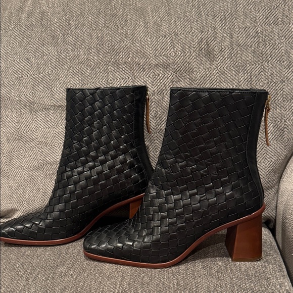 ALOHAS women’s Black Woven Ankle Boots size 39 US 8-8.5 pre owned - Picture 4 of 14
